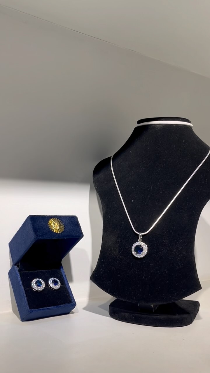 Simple Elegant and Bold - View 1