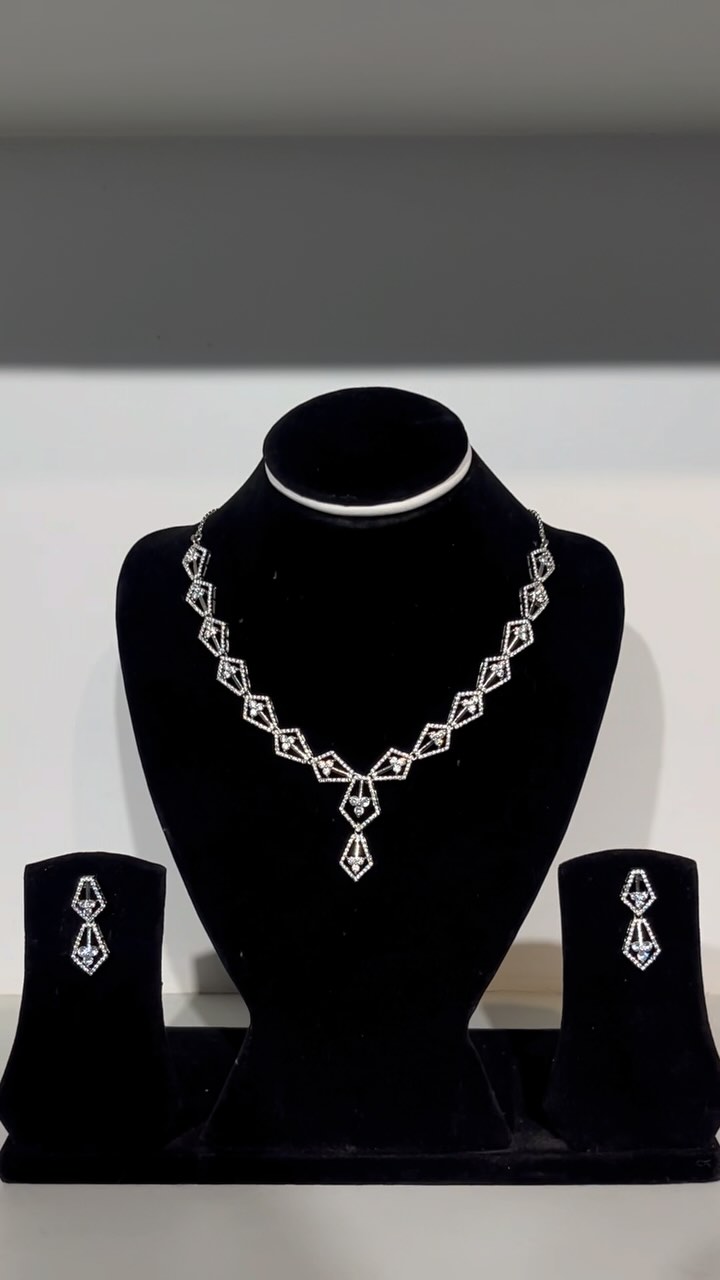 SILVER NECKLACE SET - View 1