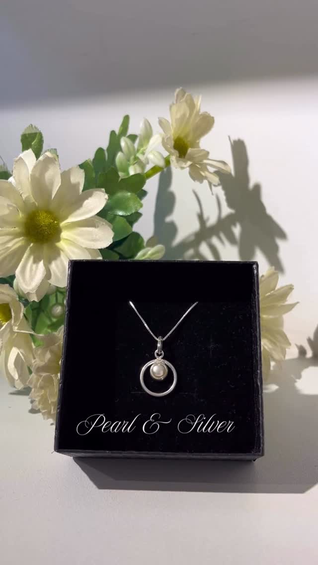 The beauty of Silver and Pearl - View 1