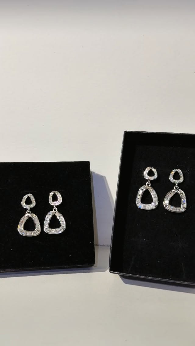 Effortless elegance shaped in silver - View 1
